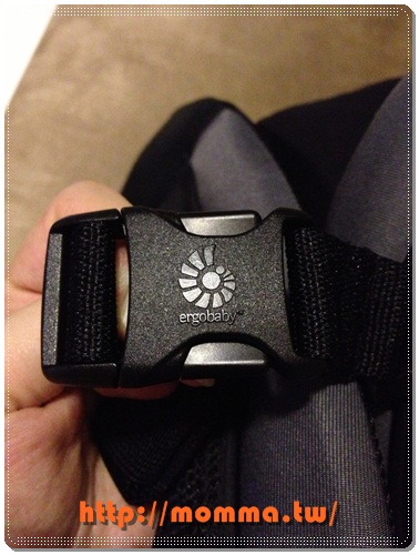 ERGObaby爾哥寶寶嬰童背巾功能款開箱 12