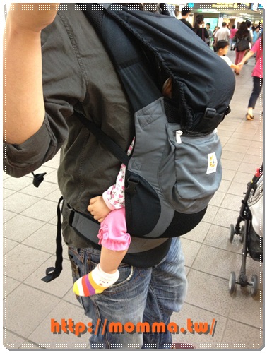 ERGObaby爾哥寶寶嬰童背巾功能款開箱 13