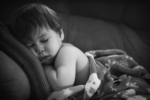 嬰兒感冒咳嗽了！如何幫嬰兒拍痰？