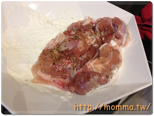 [P家廚房]香煎雞腿排+炒高麗菜+炒小白菜+蔬菜湯 12