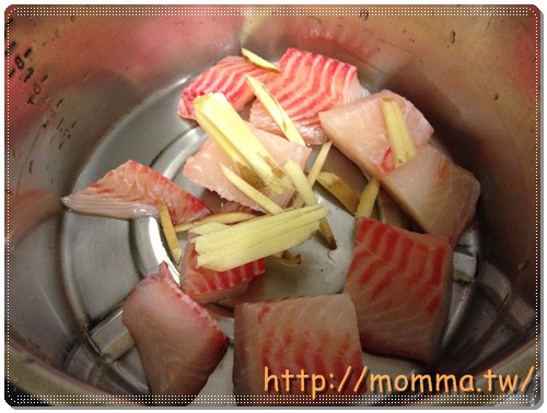 [P家廚房]金黃玉米筍+洋蔥炒百菇+鯛魚薑湯 13
