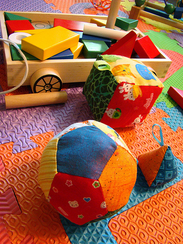 幫助嬰兒智力發展的小遊戲