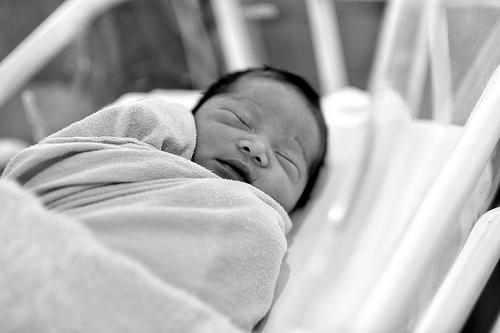 安撫新生兒哭鬧不停的五個方法