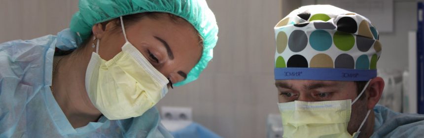 活性碳口罩與醫療用口罩差在哪 阻隔效果哪個好?