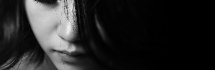 懷孕情緒不穩，孕婦愛哭是正常的嗎？會影響胎兒嗎？